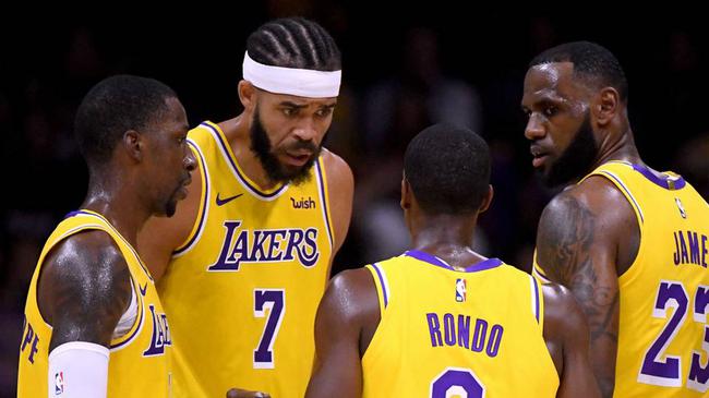 场给全队定 场给全队定